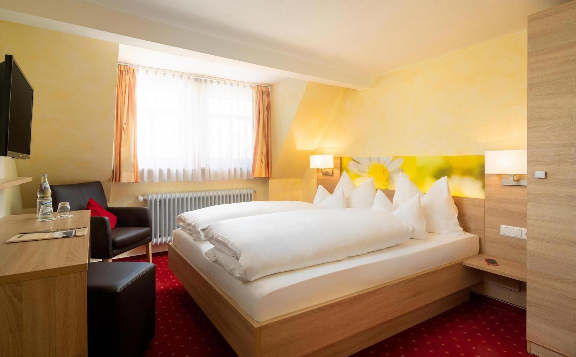 Hotel & Restaurant Post Laichingen ภายนอก รูปภาพ
