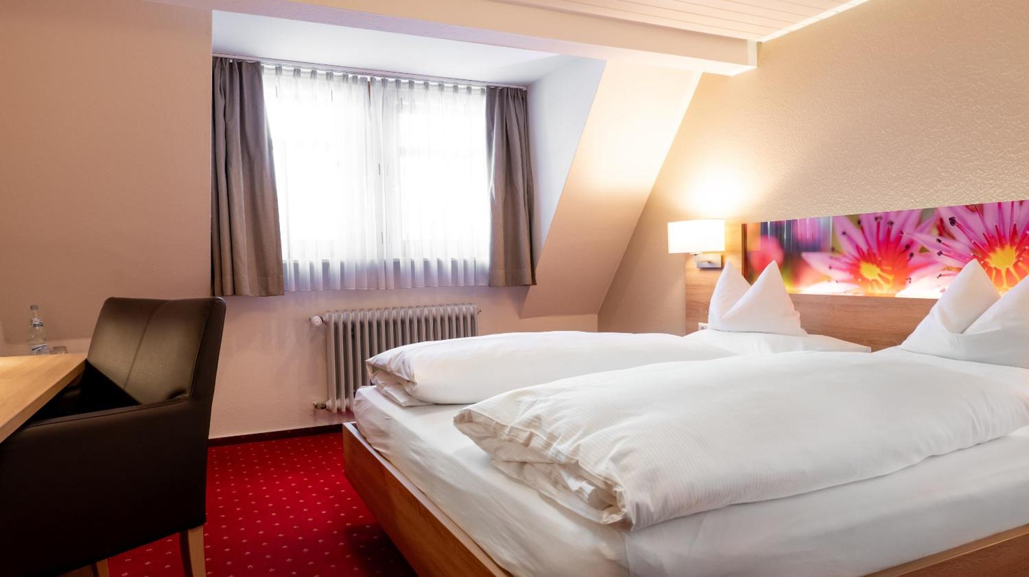 Hotel & Restaurant Post Laichingen ภายนอก รูปภาพ
