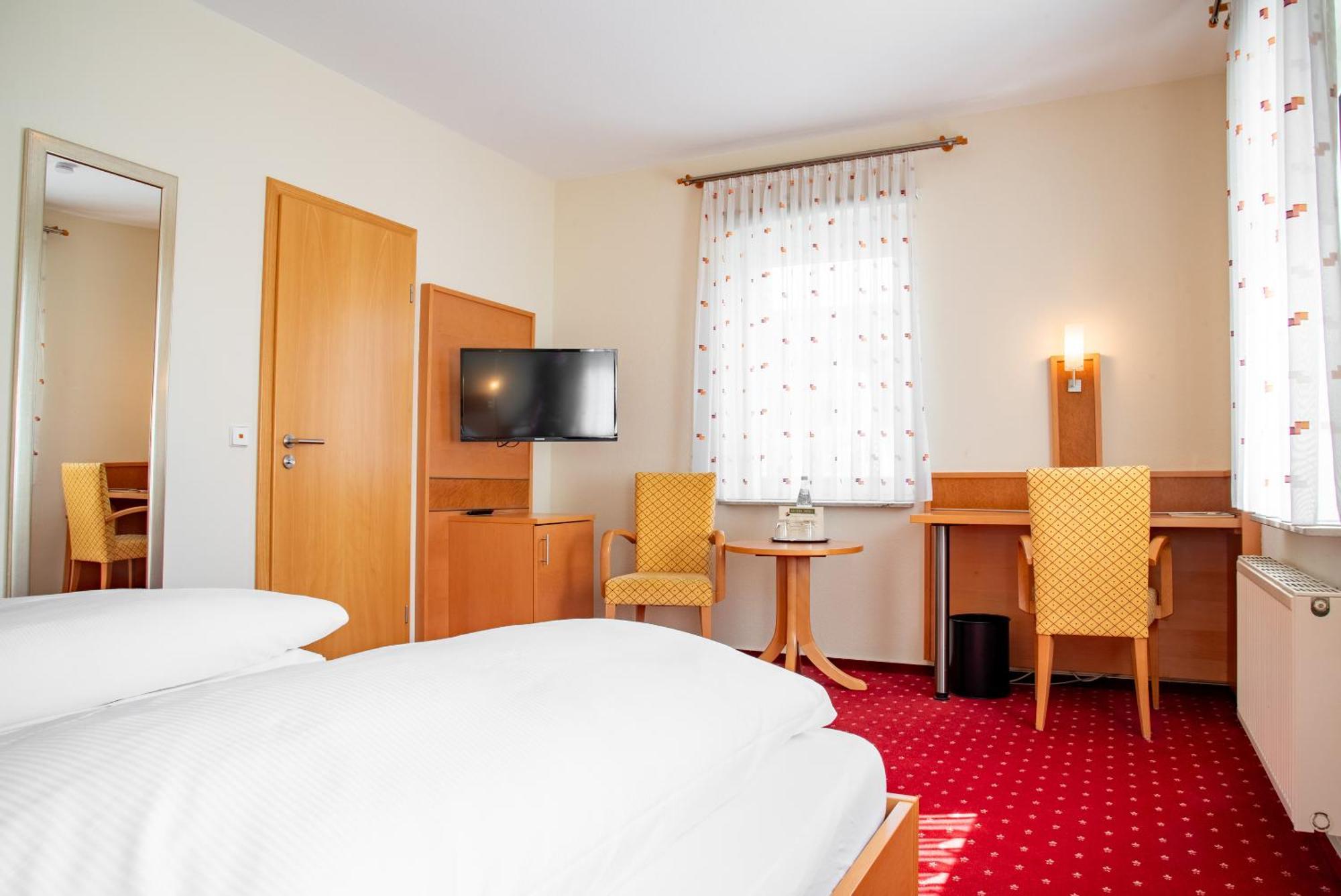 Hotel & Restaurant Post Laichingen ภายนอก รูปภาพ